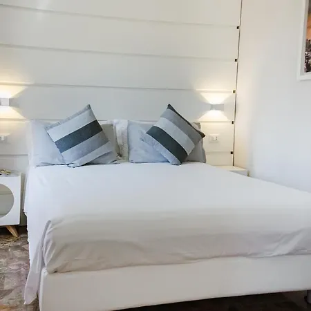 Vanity Bed & Breakfast 4*