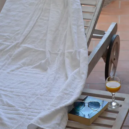 Vanity Bed & Breakfast *