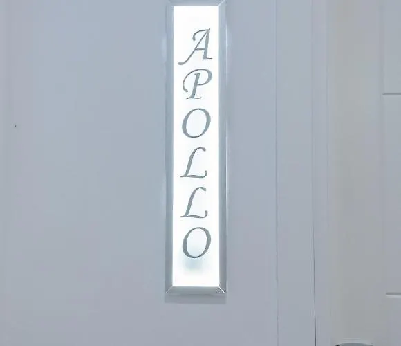 Vanity לינה וארוחת בוקר 4*